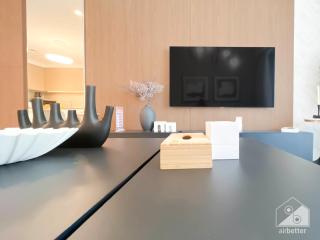 Luxurious stay Dubai Creek Balcony & View - Dubai - 8