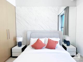Luxurious stay Dubai Creek Balcony & View - Dubai - 7
