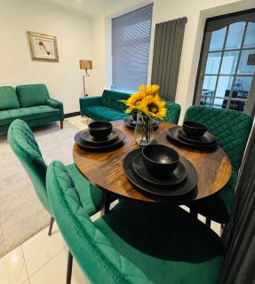 Your Home Away, Luxury House - 6