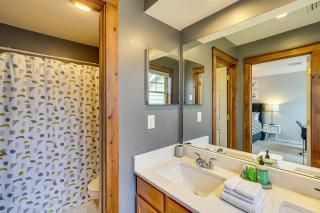 Spacious Modern Home about 1 Mi to Camelback Mountain! - Tannersville - 1