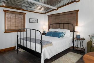 River Access Firefly Grove Main and Guest Houses - Wimberley - 1