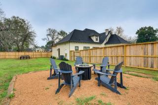 half Mi to Downtown Shops Brenham Home with Fire Pit - 9