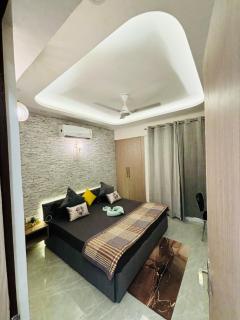Luxe- Luxury Studio Apartment - 7