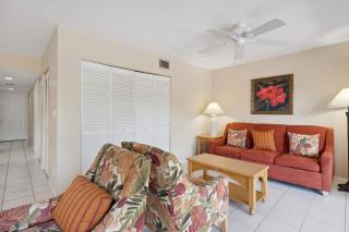 Resort View and Corner Unit - Naples - 1