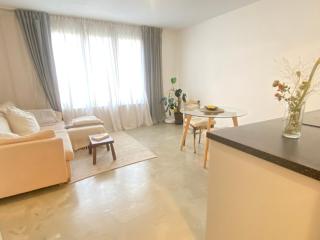 Modern Sunny Flat in Neukolln - 0