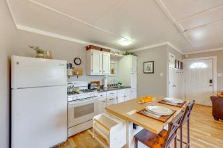 Pet-Friendly Studio with Yard and Fire Pit in Vilonia! - 1