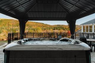 Majestic views Hot tub Firepit Games Sleeps 14 - 2