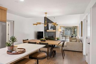 True Ski in Out 5 BDR with Stunning Mountain Views - 4