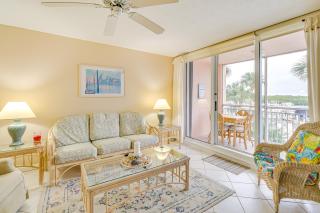 Steps to Beach Fort Pierce Apt with Pool Access - Fort Pierce - 8