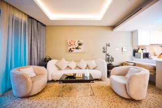 FAHH Stunning 1 BHK at Address Dubai Mall - Dubai - 9