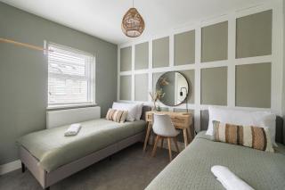 Cleeveland Retreat - Cheltenham - 8