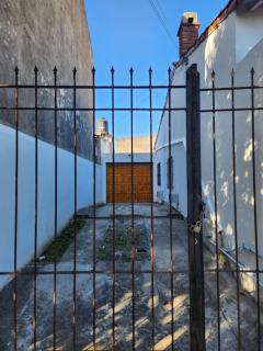 Casa con 2 dormitorios, pileta, parrilla y cocheras - 6