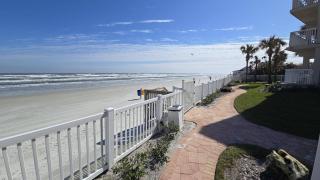 Magnificent Beach Front Condo - Flagler Ave - 111 - New Smyrna Beach - 9