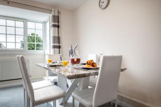 Wilkinsons Home-Free parking, Perfect For Contractors & Weekend getaways, Near London City Airport & Excel - Londra - 4