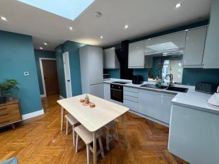 Streatham House - 2 Bedroom - Sleeps 6 - Free WiFi - Streatham Vale - 9