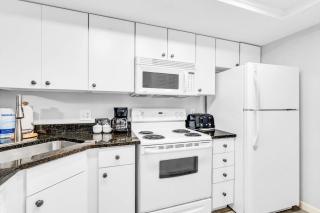 First Floor - Quick Walk to Amenities - Naples - 2
