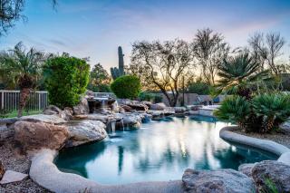 Barwick is a private oasis Practice on the putting green shoot pool and enjoy this city getaway. - Scottsdale - 0