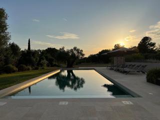 EcoLodge romantique proche Lourmarin Piscine Privée Borne recharge - Puyvert - 0