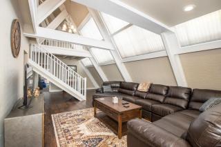 Blissful Pine A-Frame Chalet Deck Game Room Mother-in-Law Suite Sleeps 16 - Mountainaire - 3