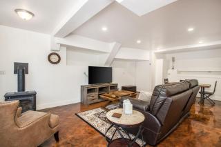 Captivating 1 BR Chalet Hideaway Prime Location - Mountainaire - 3