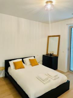 Beautiful one bedroom in Center w Terrace & Parking - 4