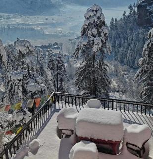 Sakinn Stays- Scenic Mountain and Valley View Guest's Favourite and Awarded Cottage - 8