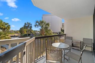 Beach and Golf Oceanfront 3 Bdrm Newly Renovated - 8