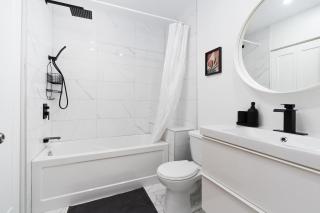 Luxury Old Montreal Parking with Yard Patio 10 Guests - Montreal - 1
