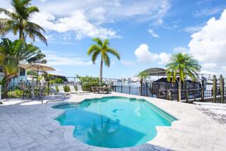 Dock Holiday by Sun Palace Vacations - Fort Myers Beach - 9