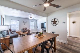 Seaside Escape Two Fully Remodeled Homes for Your Group - 2