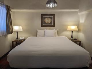 Sagebrush Inn & Suites - Taos - 2