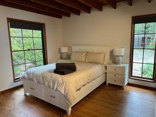 Wren Abode 3 Bedroom A-Frame Home Lower Beechmont with Breakfast Basket - 3