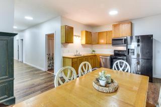 Lake-View Home in Statham with On-Site Fishing - - 2
