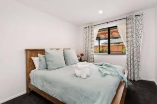 Family-Friendly Home in Wigram with Style & Space - Christchurch - 1