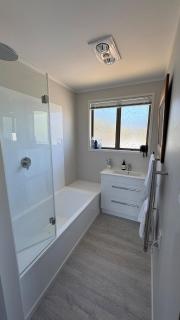 4 Bedroom Family Beach House - - 3