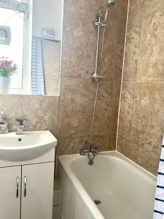 A small double room near the city - Londra - 6