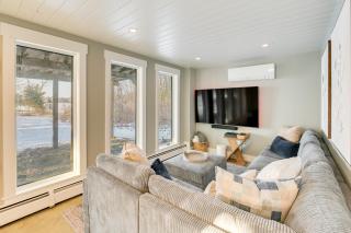Hot Tub and Boat Dock Waterfront Maine Retreat! - Dexter - 9