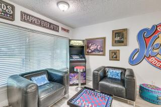 Tomball Home with Game Room Walk to Main Street! - Tomball - 2