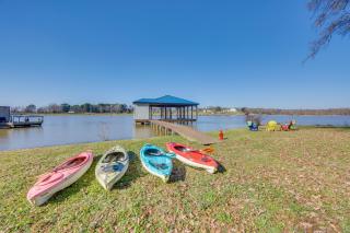 quarter Mi to Emerald Bay Waterfront Bullard Home - Bullard - 0