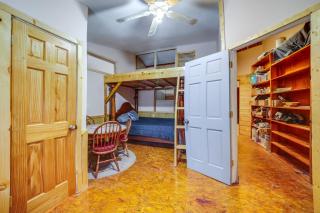 Sunrise and Sunset Views Rural Elkhart Studio! - 9