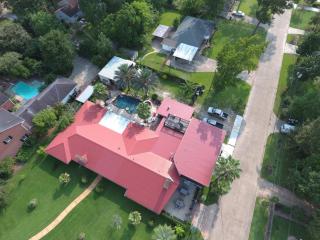 Doc's - 10,000 sq ft of Louisiana Luxury - Lake Charles - 7
