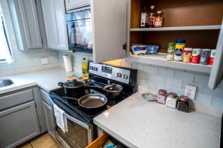 Msg for 5percent off 2Bed1and a half Bath KingQueenBeds CondoPHX - 9