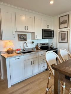 Oceanview King Suite - Steps to Beach! Pool, Tennis, Pickleball - Hilton Head Island - 1