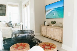Arcade Bar Prominence Resort Pool and Gym Access Close to Beach Sea Happy - Watersound Beach - 3
