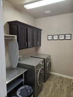 Desert Dream 4 BR 3 BA with game room and outdoor patio & grill - 1