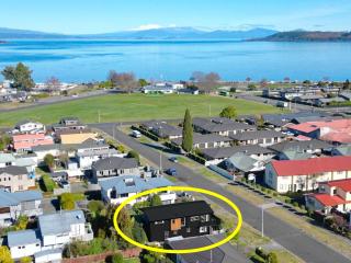 Perfect Location, Stunning Views and Space for All - 6