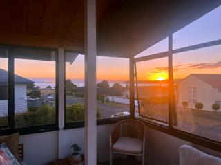 Perfect Location, Stunning Views and Space for All - 8