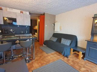 Studio spacieux près des pistes de ski avec balcon et parking - FR-1-692-111 - 9