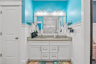 Sandcastle House Hot Tub, OD Kitchen & Game Room! - Panama City Beach - 7