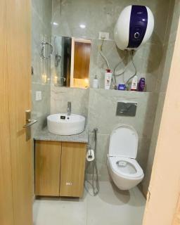 Cozy Retreat Fully Furnished - Greater Noida - 3